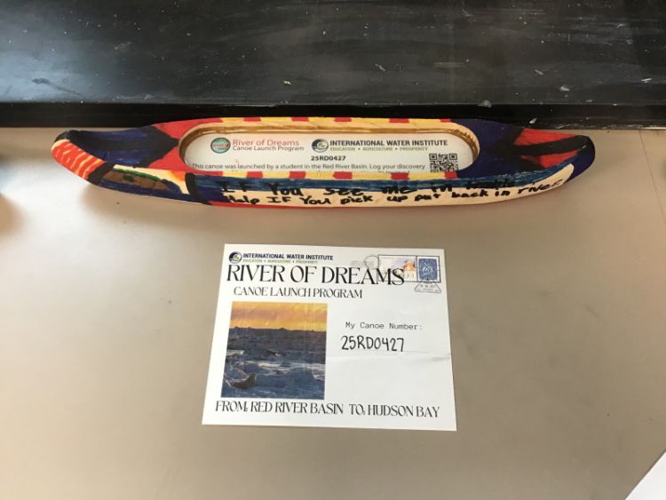 Canoe #25RD0427