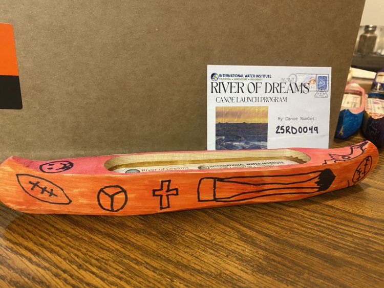 Canoe 25RD0049