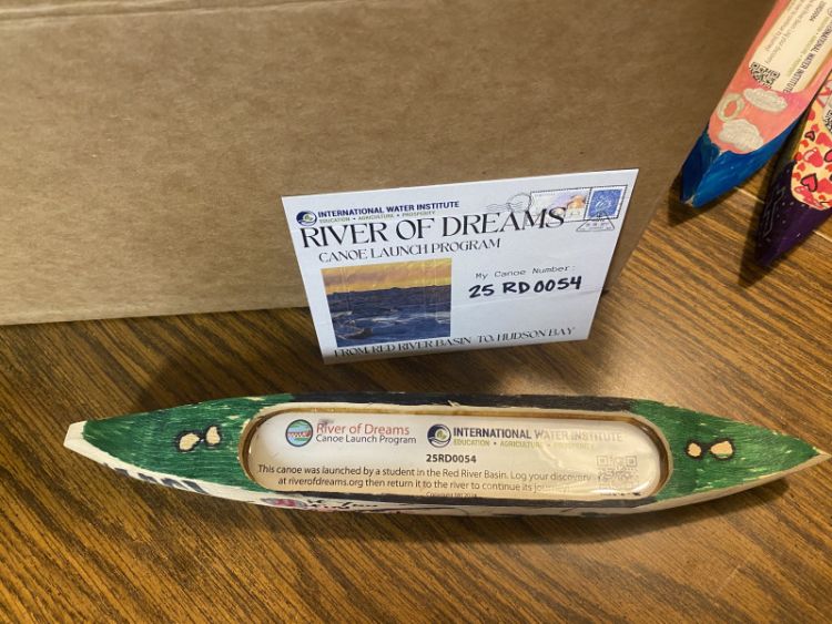 Canoe 25RD0054
