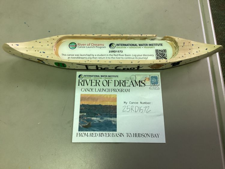 Canoe #25RD1572