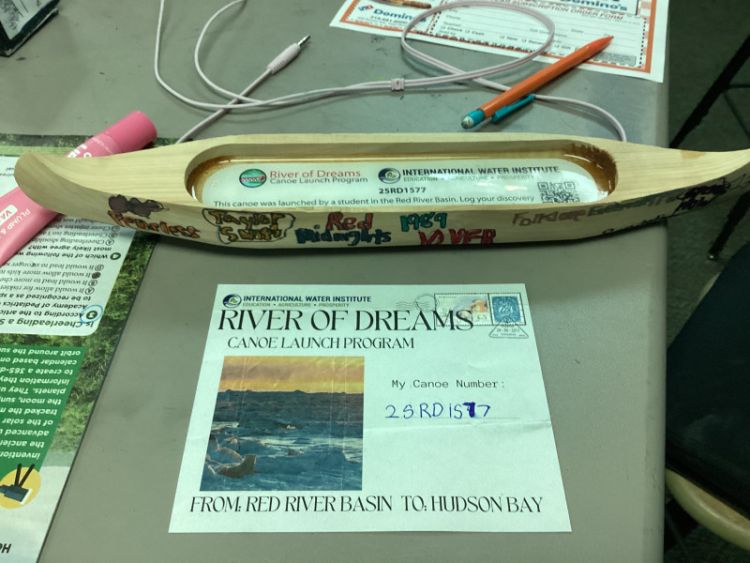 Canoe #25RD1577