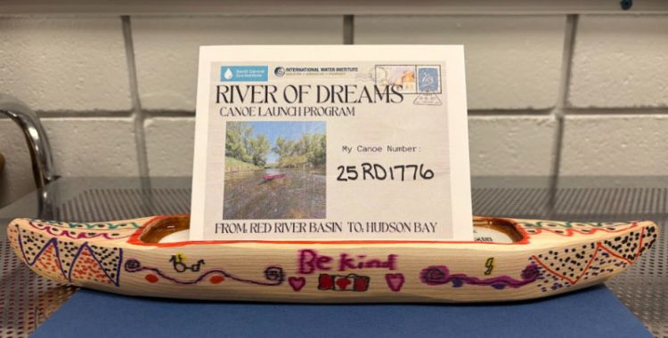 Canoe #25RD1776