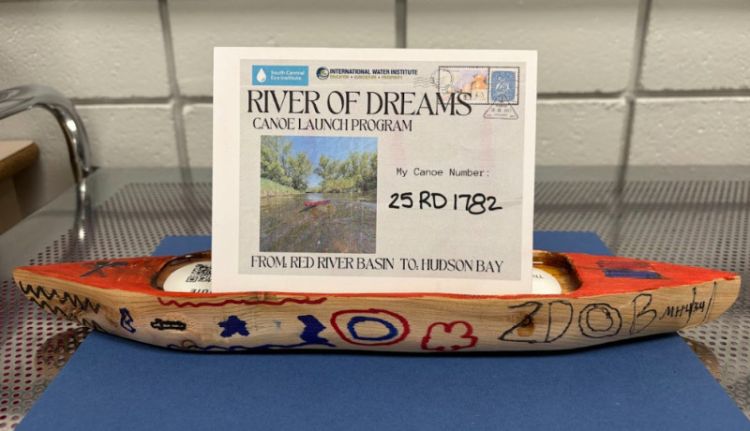 Canoe #25RD1782
