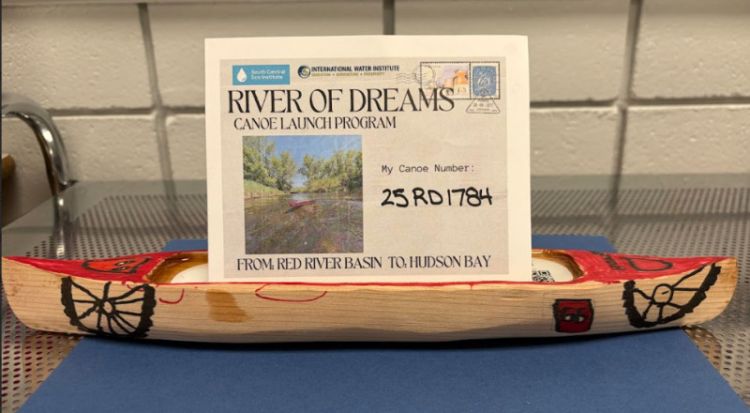 Canoe 25RD1784